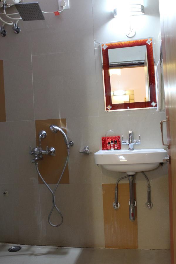 Hotel Cradle Inn 란치 외부 사진